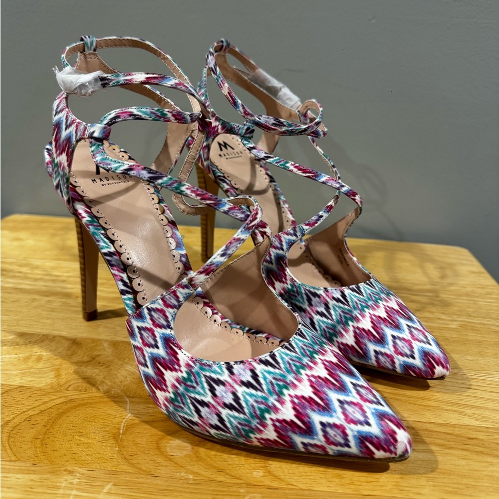 NWOB Madison by Shoe Dazzle Ikat Print Strappy Stiletto Heels (Size 10)